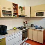 Matilda Old Town With Free 2 Car Parking Apartment *